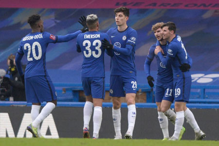 JDG连DRG都赢不了，还指望拿精英组第一？年总揭幕赛打得难解难分！