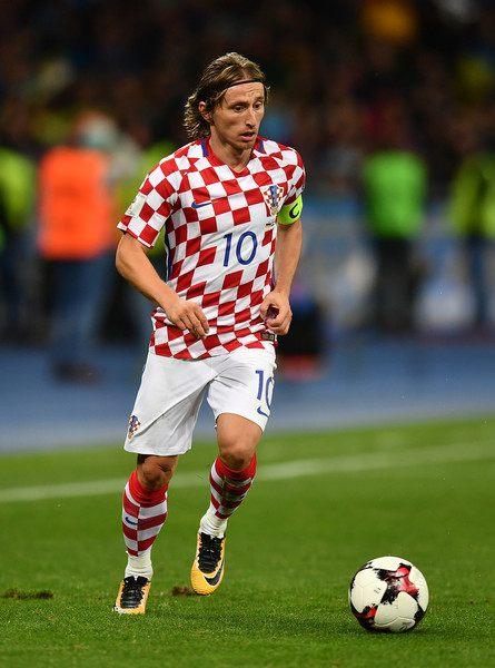 官方：费迪南德将担任世界杯抽签仪式主持人，布雷迪、奥尼尔等参加