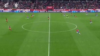 记者：上海申花5名外援以及谢鹏飞和戴伟浚随队出征亚冠客场