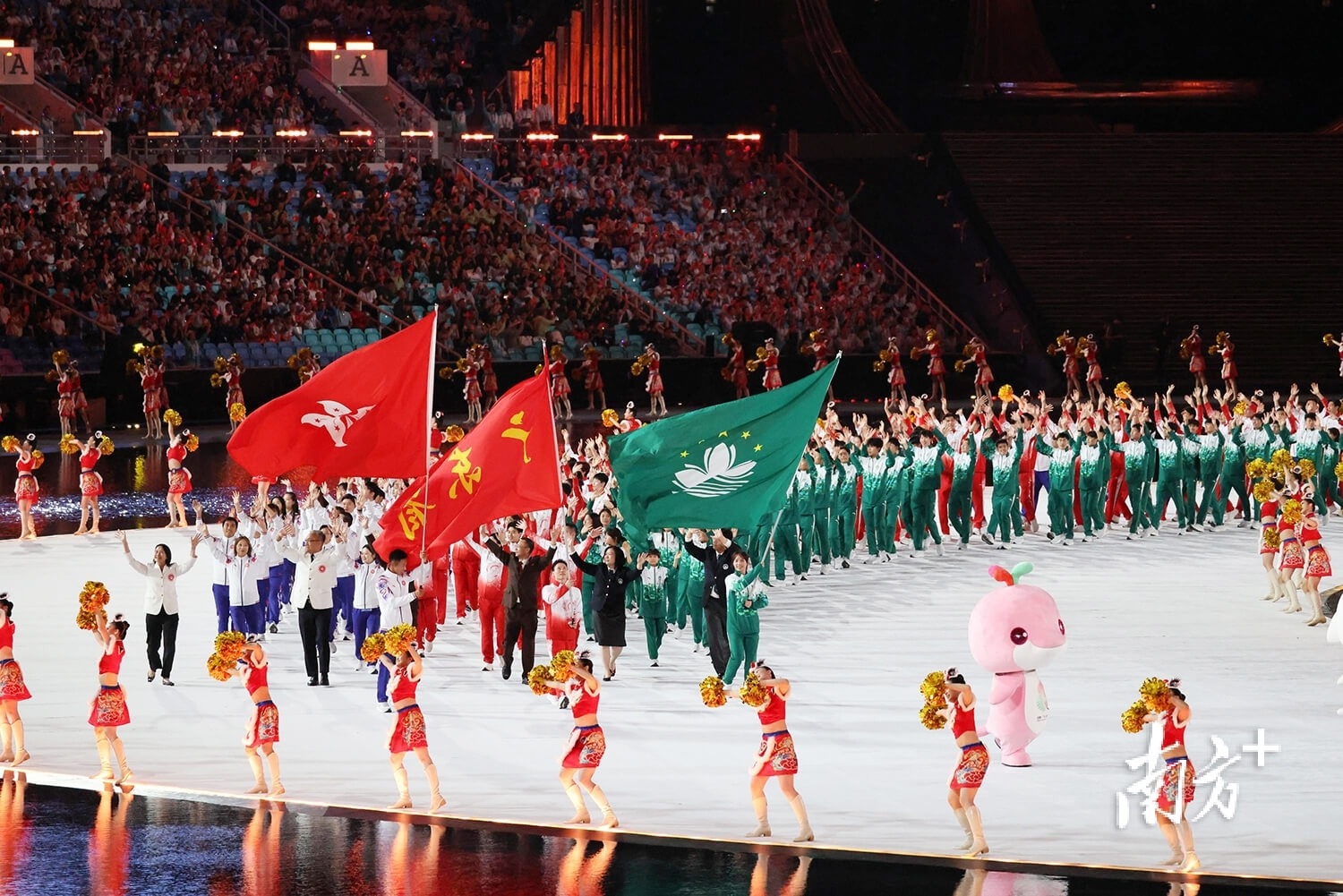 荣耀加身！大连可为夺季军直通中乙，教练球员揽获多个奖项